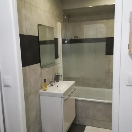 Апартаменты Charming Little With Bedroom *